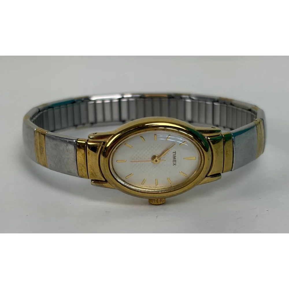 Vintage Cavatnia Timex Oval Watch 7.5